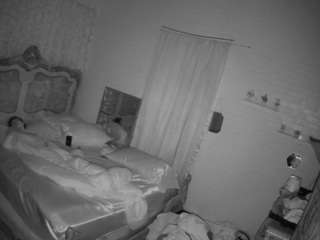 voyeurcam hornyhostel 03